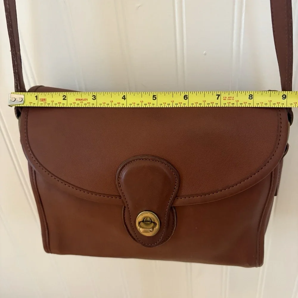 COACH Vintage Devon Crossbody Luxury British Tan Leather Shoulder Bag 9908